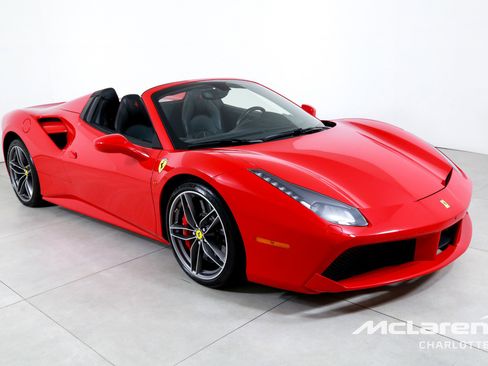Used 2019 Ferrari 488 Spider RWD image 4