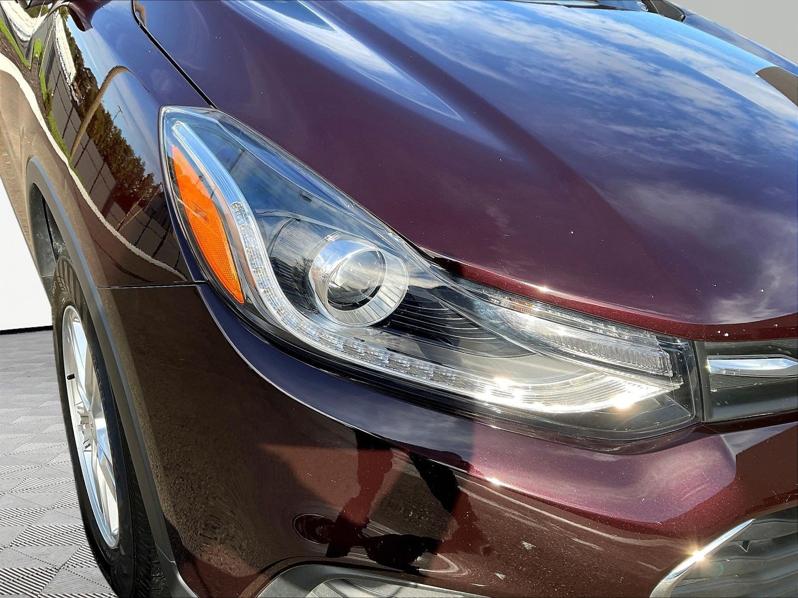 Used 2021 Chevrolet Trax LT w/ Driver Confidence Package FWD image 30