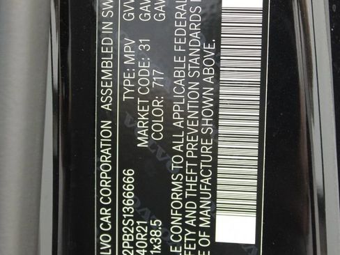 Certified 2025 Volvo XC90 B6 Plus image 33