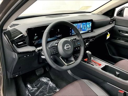 New 2026 Nissan Kicks SR w/ SR Premium Package AWD/4WD image 7