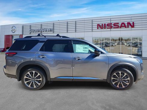 New 2026 Nissan Pathfinder Platinum image 5