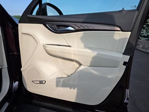 Used 2023 Buick Envision Avenir AWD/4WD image 27