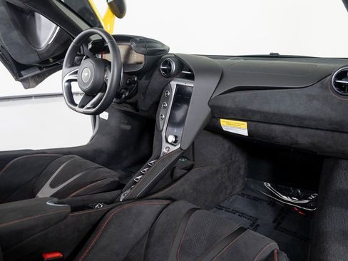 New 2024 McLaren 750S Spider image 28