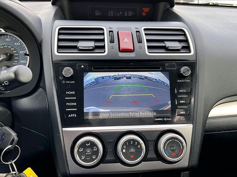 Used 2017 Subaru Crosstrek 2.0i Premium image 21