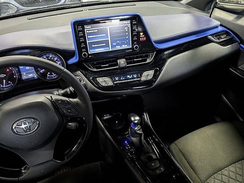 Used 2021 Toyota C-HR XLE FWD image 20