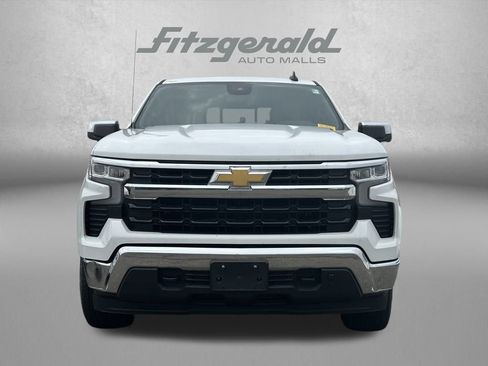 Used 2022 Chevrolet Silverado 1500 LT w/ Convenience Package II image 2