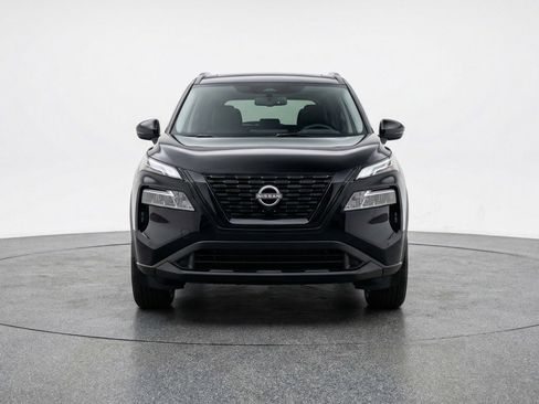 Used 2025 Nissan Rogue SV AWD/4WD image 2