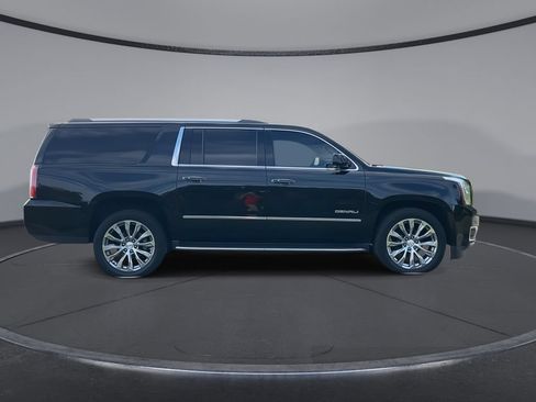 Used 2020 GMC Yukon XL Denali RWD image 9