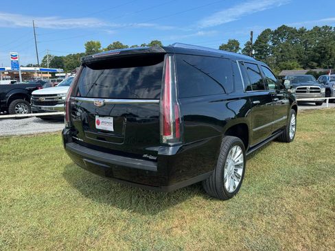 Used 2020 Cadillac Escalade ESV Platinum AWD/4WD image 3