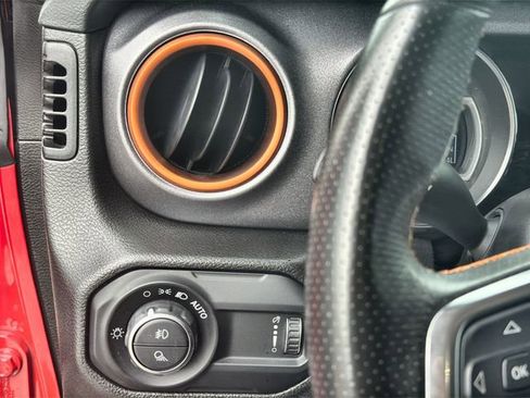 Used 2023 Jeep Gladiator Mojave w/ LED Lighting Group AWD/4WD image 17