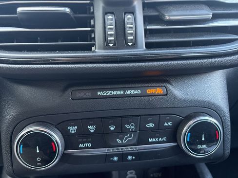 Used 2025 Ford Escape ST-Line image 24