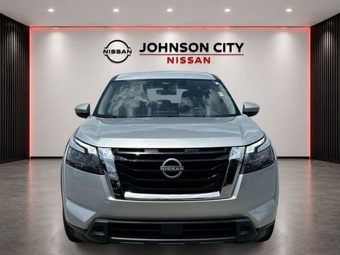 Used 2025 Nissan Pathfinder SV AWD/4WD image 10