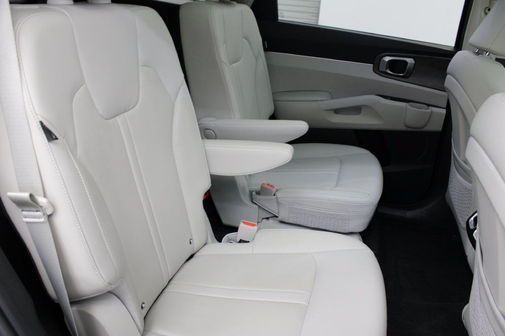 Used 2025 Kia Sorento X-Line EX AWD/4WD image 21