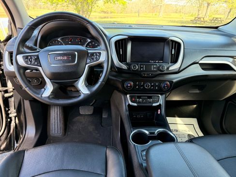 Used 2024 GMC Terrain SLT image 12