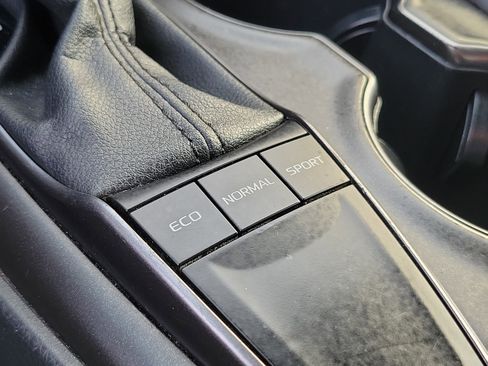 Used 2024 Toyota Camry SE FWD image 33