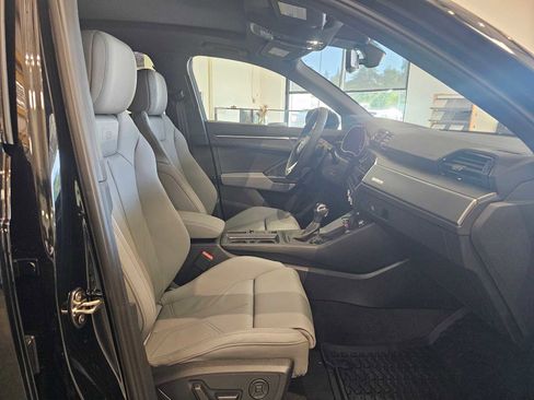 New 2025 Audi Q3 2.0T Premium image 11