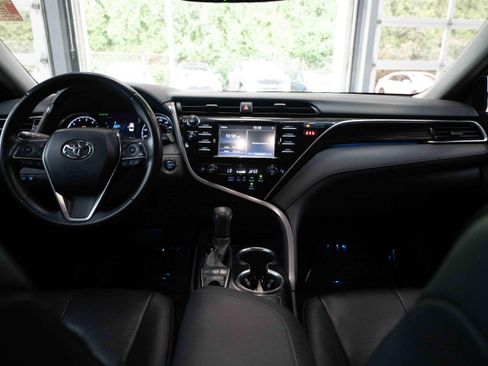 Used 2018 Toyota Camry XLE FWD image 20
