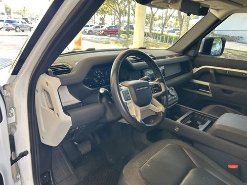 Used 2020 Land Rover Defender 110 SE image 6