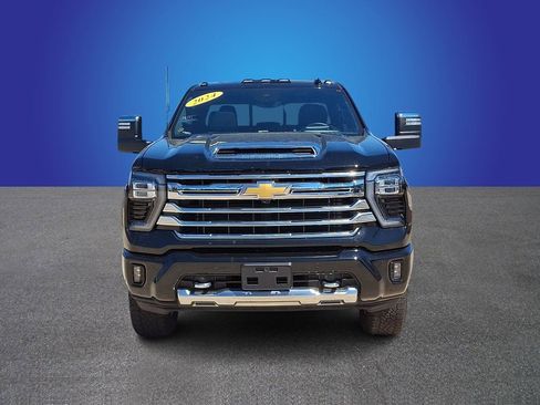 Used 2024 Chevrolet Silverado 2500 High Country w/ High Country Premium Package image 2