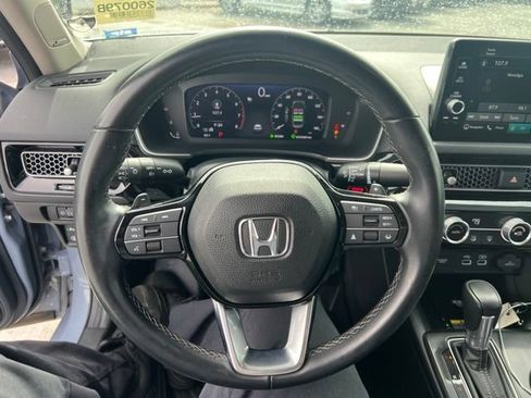 Used 2022 Honda Civic Touring image 11