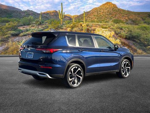 Used 2024 Mitsubishi Outlander SE image 4