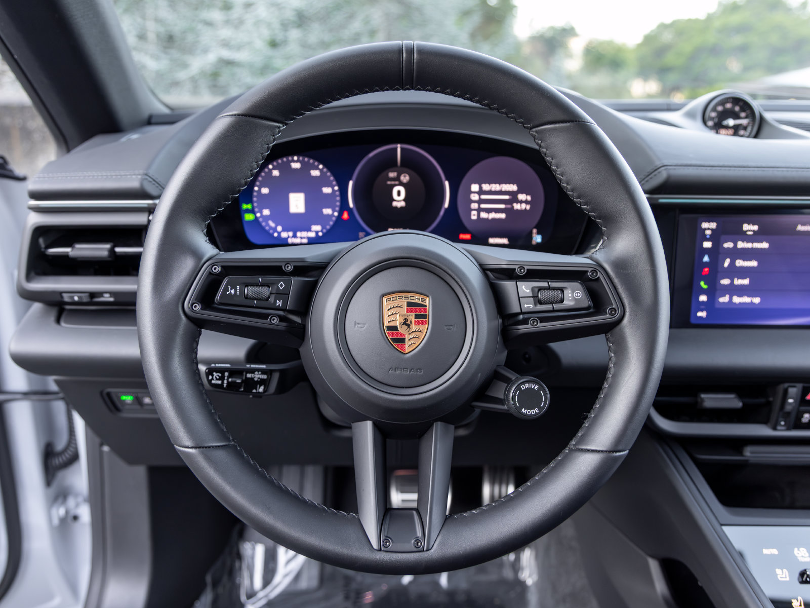 Certified 2025 Porsche Macan 4S Electric AWD/4WD image 33