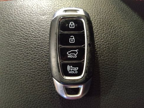 Used 2018 Hyundai Elantra GT Sport FWD image 32