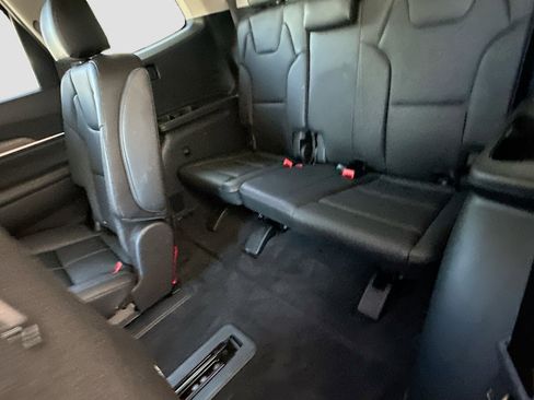 Used 2022 Kia Telluride EX w/ EX Premium Package image 28