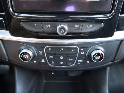 Used 2019 Chevrolet Traverse LT FWD image 27