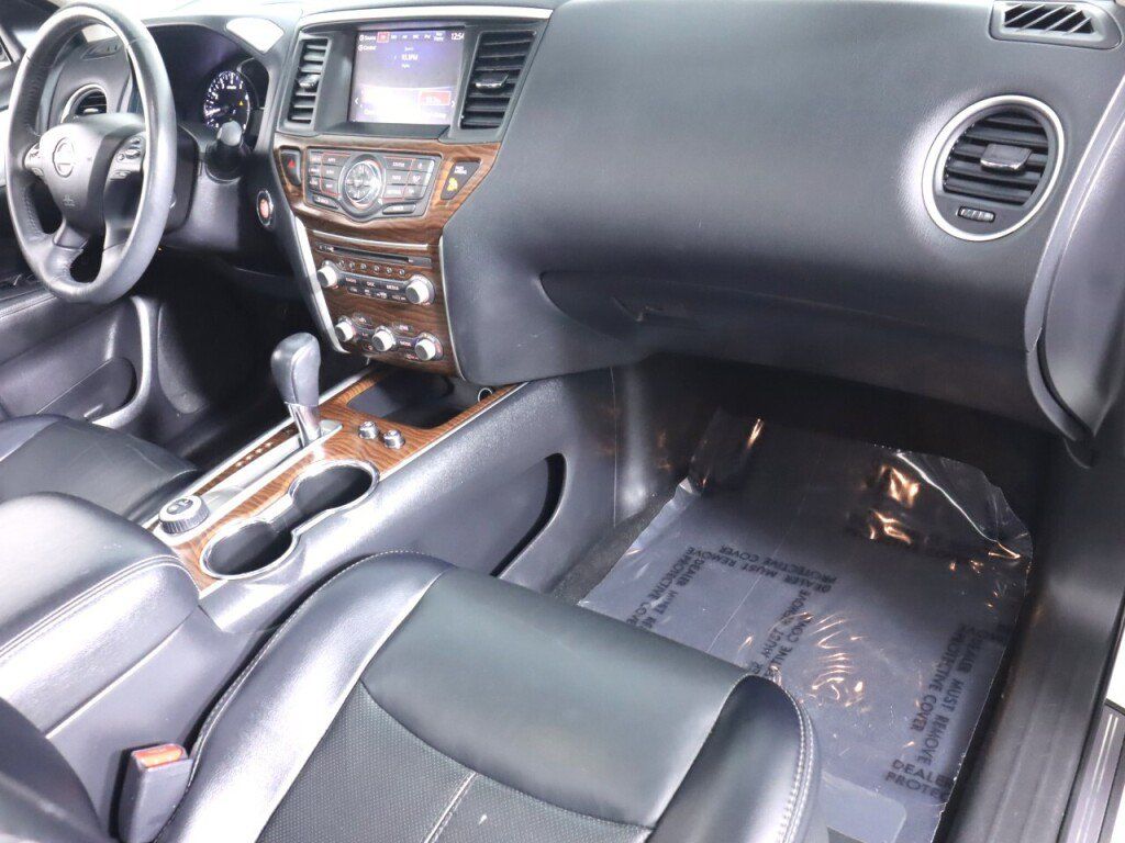 Used 2017 Nissan Pathfinder Platinum AWD/4WD image 55