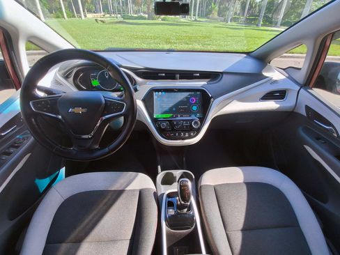 Used 2017 Chevrolet Bolt LT FWD image 25