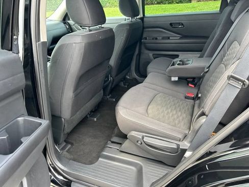 Used 2024 Nissan Pathfinder SV AWD/4WD image 11
