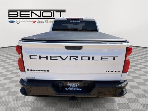 Used 2022 Chevrolet Silverado 1500 Custom Trail Boss w/ LPO, Dark Essentials Package AWD/4WD image 6