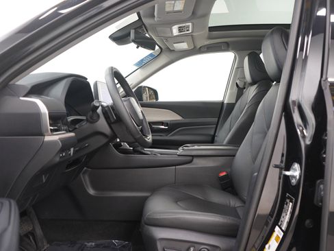 Used 2025 Toyota Grand Highlander AWD image 22