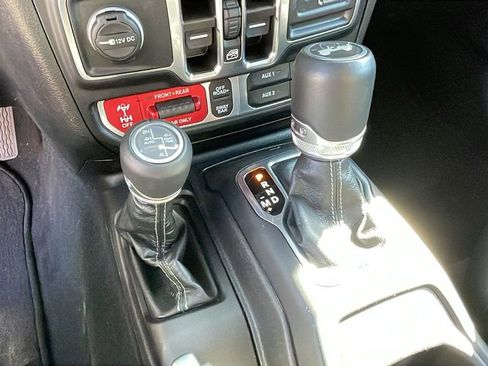 Used 2024 Jeep Wrangler Unlimited Rubicon 4xe image 19