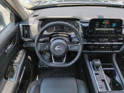 Certified 2024 Nissan Pathfinder SL w/ SL Premium Package FWD image 16