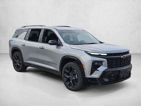 Certified 2025 Chevrolet Traverse RS w/ LPO, Floor Liner Package image 3