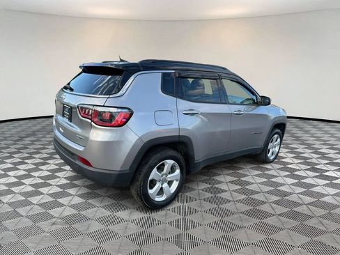 Used 2018 Jeep Compass Latitude w/ Popular Equipment Group AWD/4WD image 7