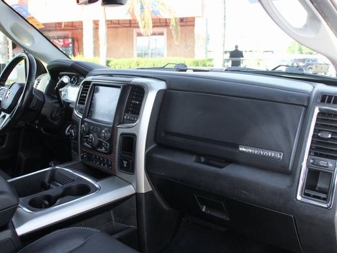 Used 2018 RAM 3500 Laramie image 39