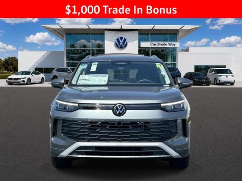 New 2026 Volkswagen Tiguan SE FWD image 8