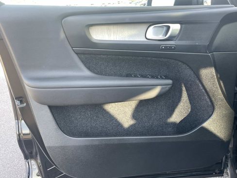 Certified 2025 Volvo XC40 B5 Core image 15