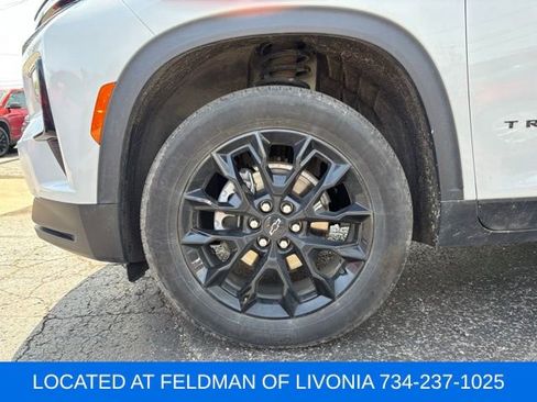 Used 2024 Chevrolet Traverse LT w/ Midnight/Sport Edition FWD image 5