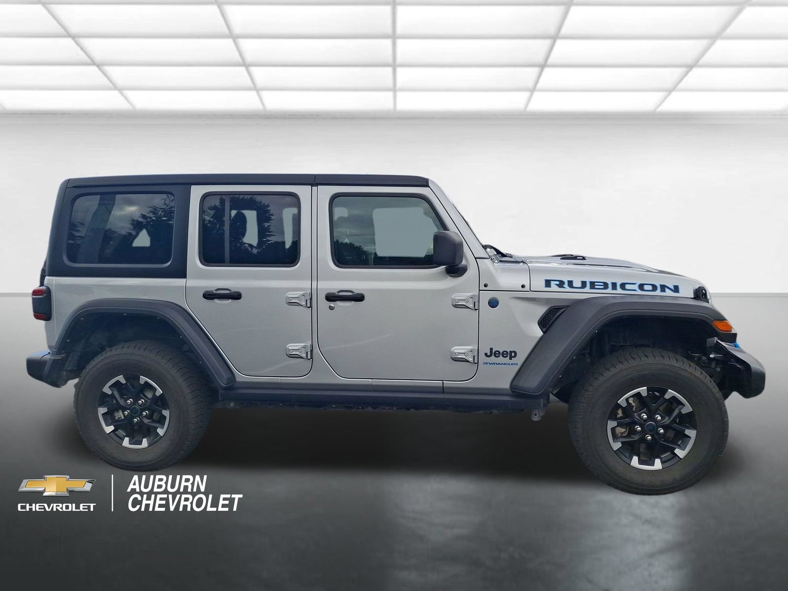 Used 2024 Jeep Wrangler Unlimited Rubicon 4xe AWD/4WD image 2
