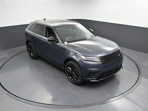 Certified 2025 Land Rover Range Rover Velar Dynamic SE image 36