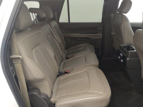 Used 2018 Ford Expedition Max Limited RWD image 19