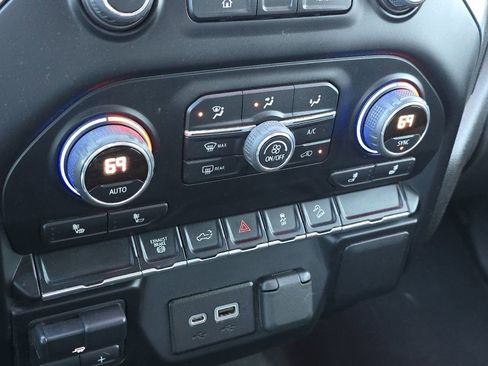 Used 2022 Chevrolet Silverado 2500 LT w/ Convenience Package image 18