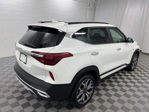 Used 2022 Kia Seltos SX w/ Sunroof Package AWD/4WD image 5
