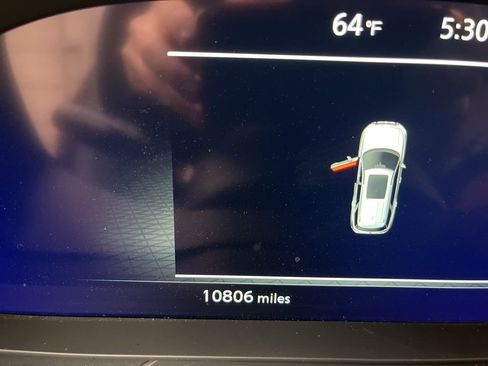 Used 2025 Nissan Pathfinder Platinum image 17