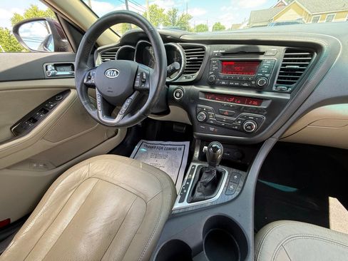 Used 2011 Kia Optima EX w/ Premium Pkg FWD image 4