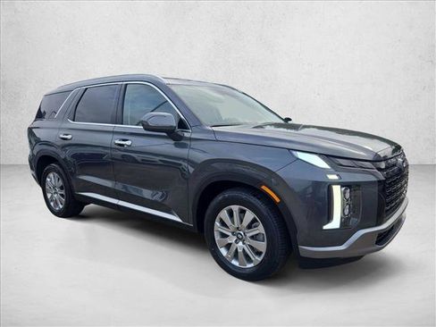 Used 2025 Hyundai Palisade SEL FWD image 3